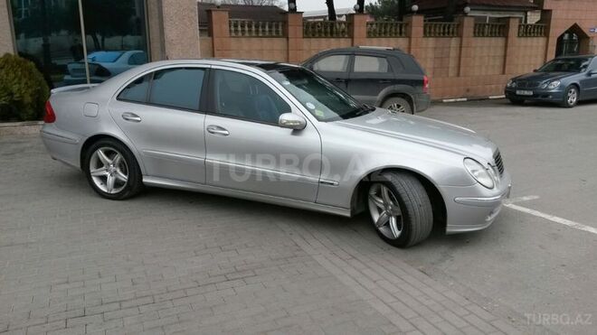 Mercedes E 320 2002, 243,000 km - 3.2 l - Bakı