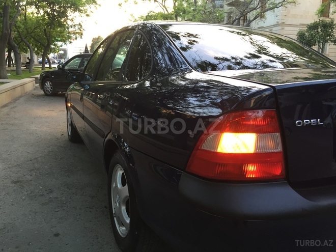 Opel Vectra 1999, 165,000 km - 1.6 l - Bakı
