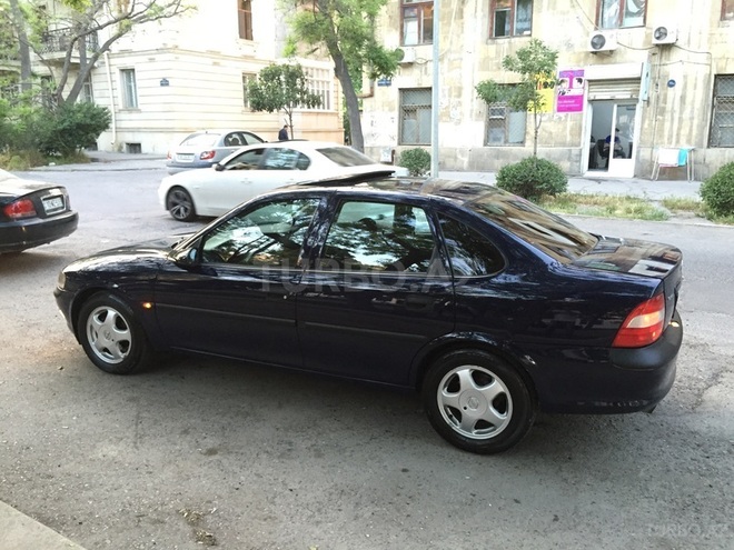 Opel Vectra 1999, 165,000 km - 1.6 l - Bakı