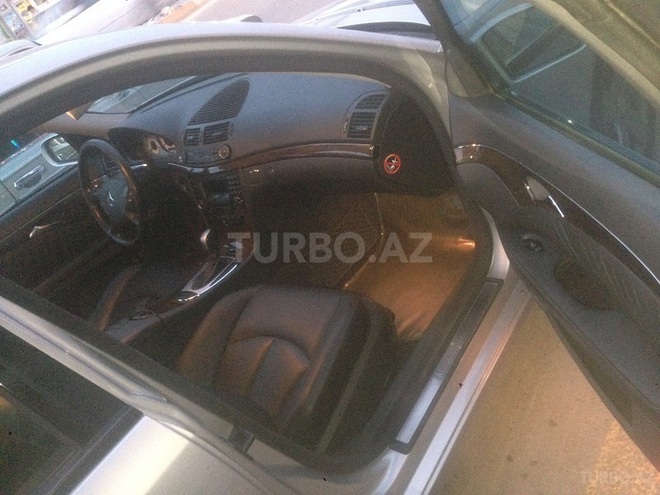 Mercedes E 240 2004, 168,500 km - 2.6 l - Bakı