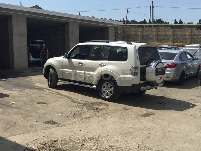 Mitsubishi Pajero 2008, 136,000 km - 3.0 l - Bakı