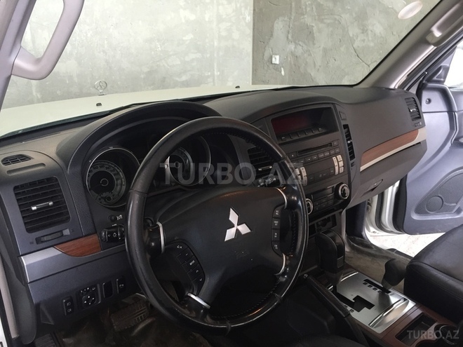 Mitsubishi Pajero 2008, 136,000 km - 3.0 l - Bakı