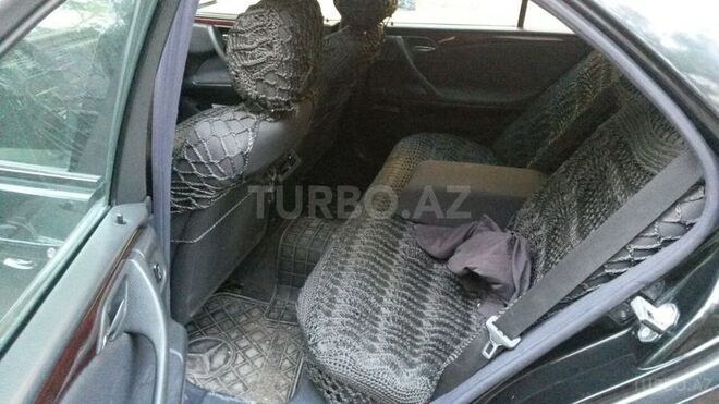 Mercedes E 270 2000, 180,000 km - 2.7 l - Bakı