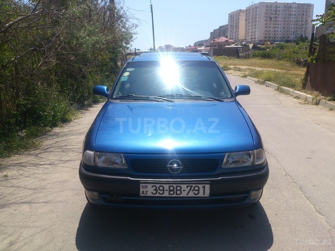 Opel Astra 1996, 250,000 km - 1.6 л - Bakı