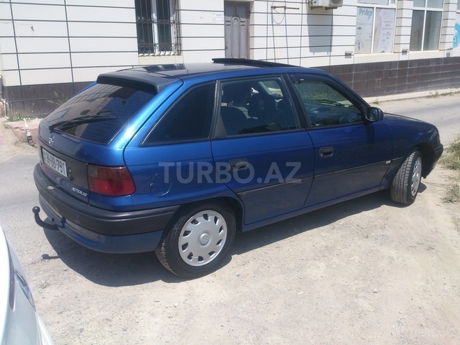 Opel Astra 1996, 250,000 km - 1.6 л - Bakı