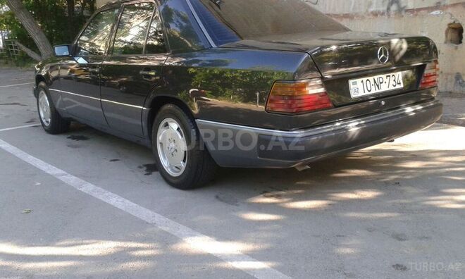Mercedes E 200 1992, 412,345 km - 2.0 l - Bakı