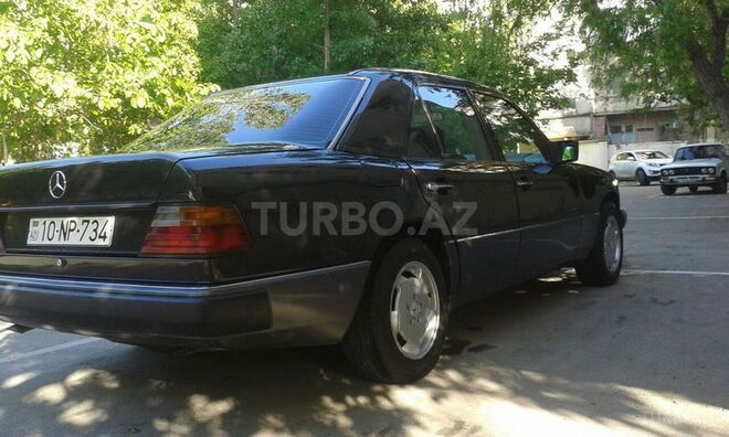 Mercedes E 200 1992, 412,345 km - 2.0 l - Bakı