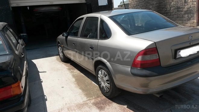 Opel Vectra 1996, 225,000 km - 1.6 l - Bakı