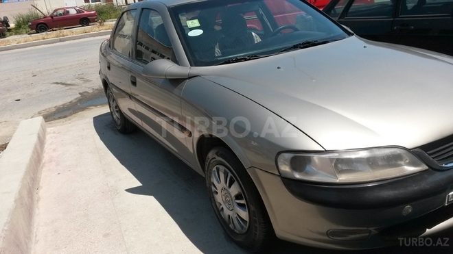 Opel Vectra 1996, 225,000 km - 1.6 l - Bakı