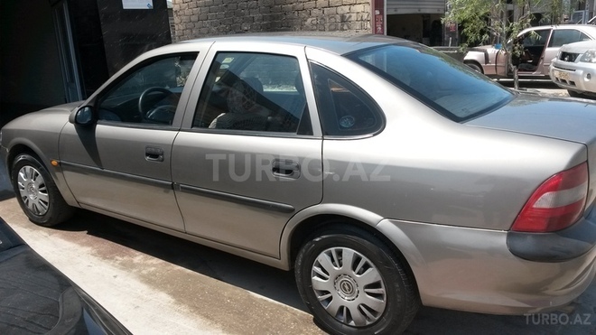 Opel Vectra 1996, 225,000 km - 1.6 l - Bakı