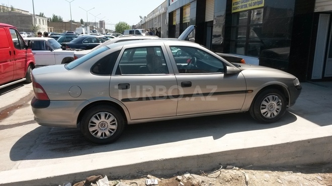 Opel Vectra 1996, 225,000 km - 1.6 l - Bakı