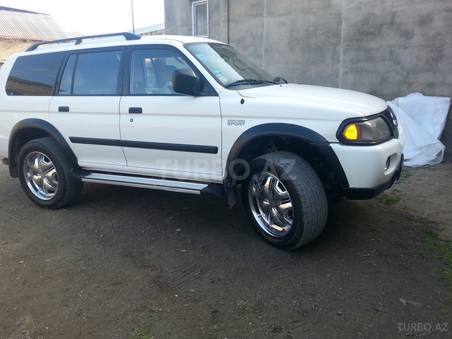 Mitsubishi Montero 2002, 160,000 km - 3.0 l - Bakı