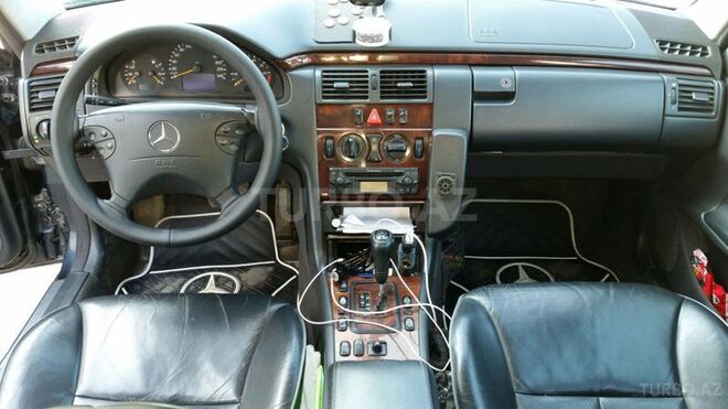 Mercedes E 240 2000, 275,000 km - 2.4 l - Bakı