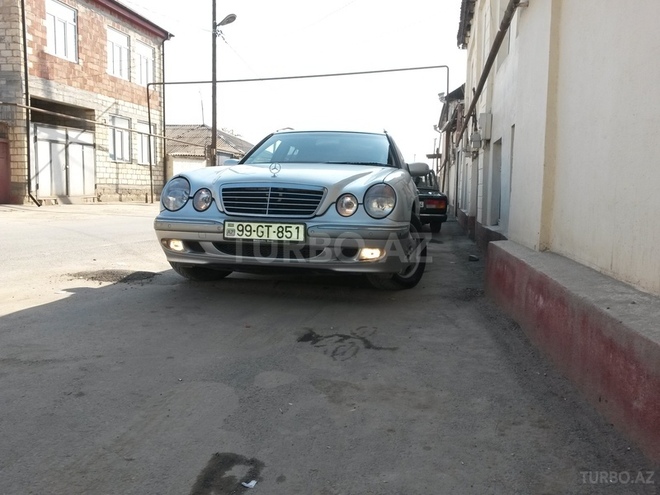 Mercedes E 220 2001, 237,500 km - 2.2 л - Bakı