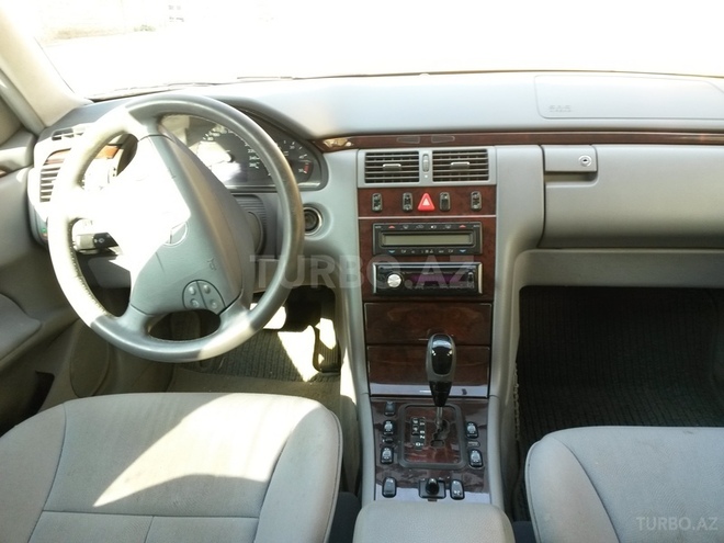 Mercedes E 220 2001, 237,500 km - 2.2 л - Bakı