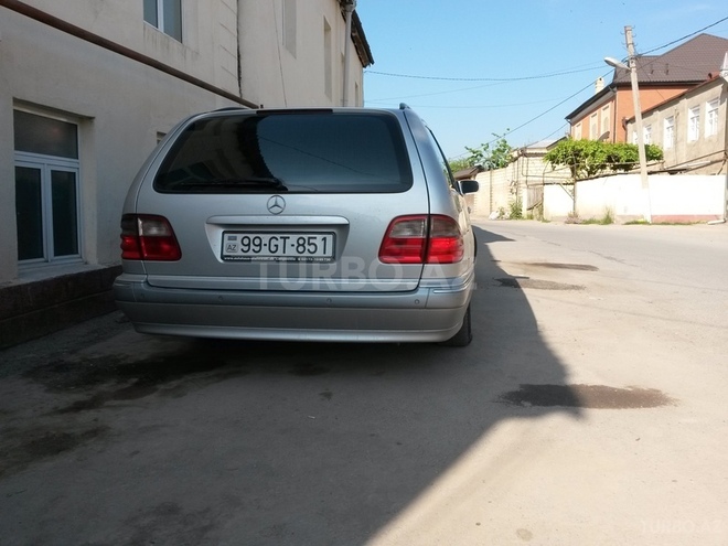 Mercedes E 220 2001, 237,500 km - 2.2 л - Bakı