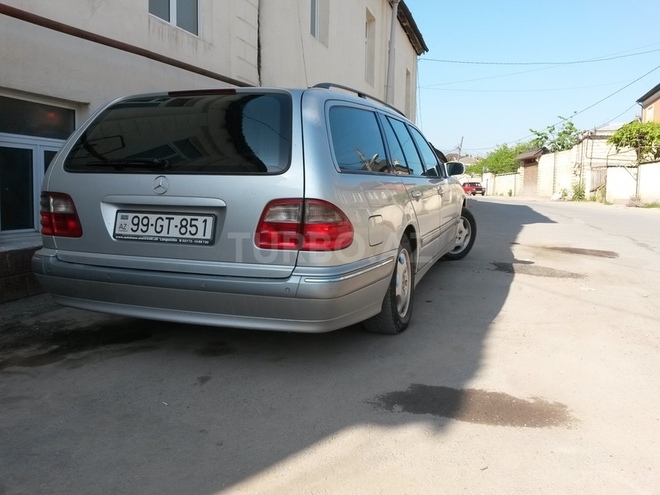 Mercedes E 220 2001, 237,500 km - 2.2 л - Bakı
