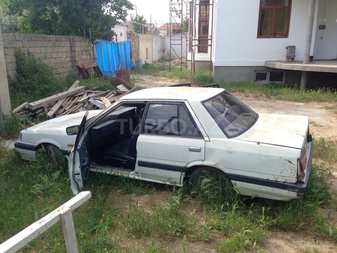Nissan  1986, 100,000 km - 1.8 l - Bakı
