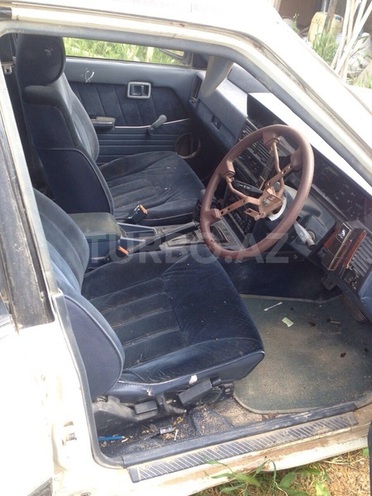 Nissan  1986, 100,000 km - 1.8 l - Bakı