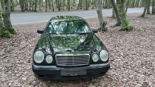 Mercedes E 240 1998, 300,000 km - 2.4 л - Bakı
