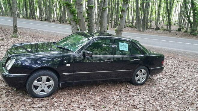 Mercedes E 240 1998, 300,000 km - 2.4 л - Bakı