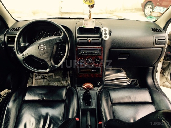 Opel  1999, 276,122 km - 2.0 л - Bakı