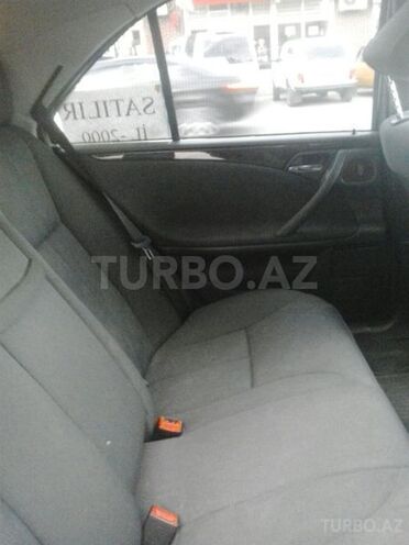 Mercedes E 220 2000, 170,000 km - 2.2 л - Bakı
