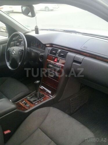 Mercedes E 220 2000, 170,000 km - 2.2 л - Bakı