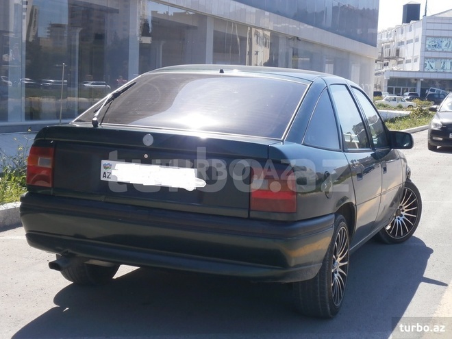 Opel Vectra 1995, 250,000 km - 2.0 l - Bakı