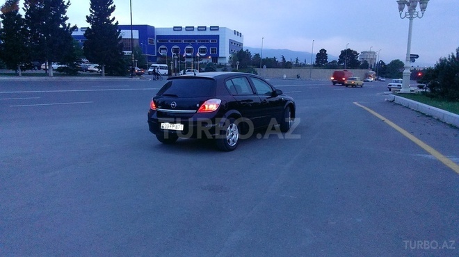 Opel Astra 2005, 1,670,000 km - 1.4 l - Bakı