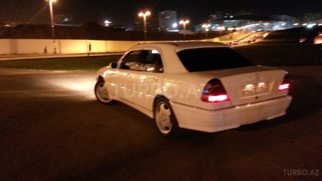 Mercedes C 240 1998, 170,000 km - 2.4 l - Bakı