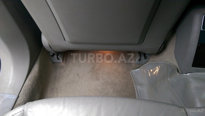 Audi A8 2003, 220,000 km - 4.2 l - Bakı