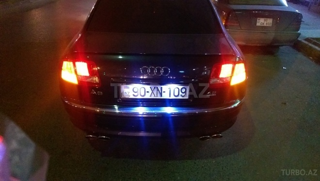 Audi A8 2003, 220,000 km - 4.2 l - Bakı