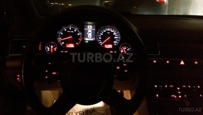 Audi A8 2003, 220,000 km - 4.2 l - Bakı