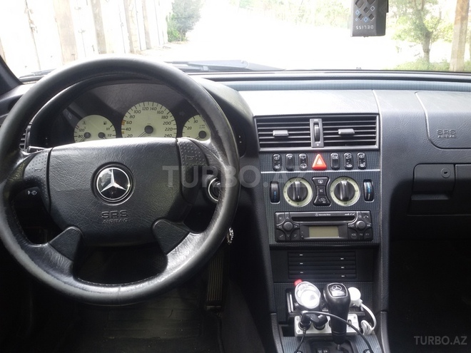 Mercedes C 230 1998, 300,000 km - 0.3 l - Bakı