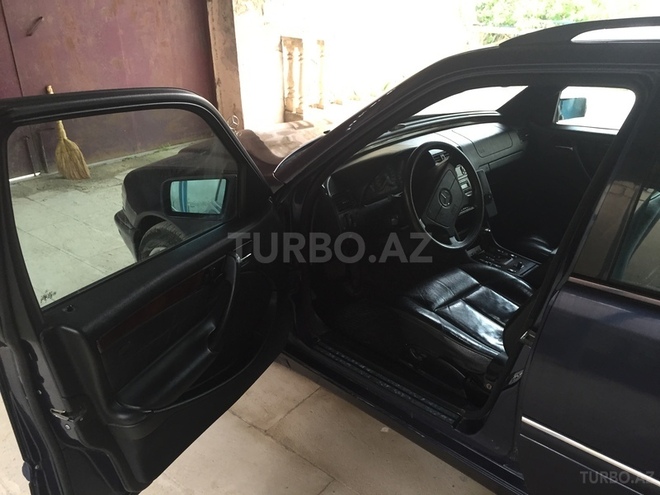Mercedes C 230 1998, 298,000 km - 2.3 л - Bakı