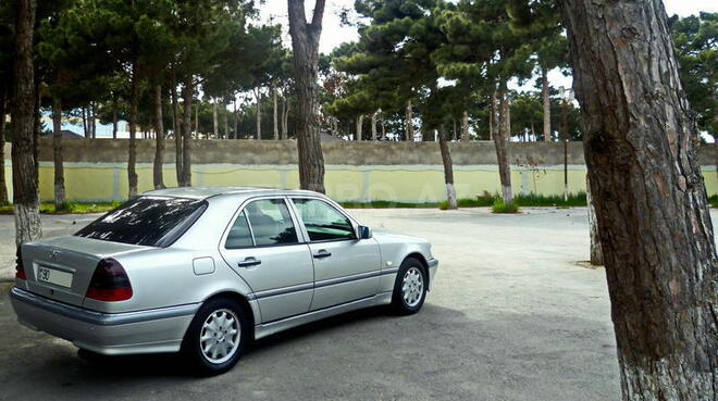 Mercedes C 200 1999, 270,000 km - 2.0 l - Bakı