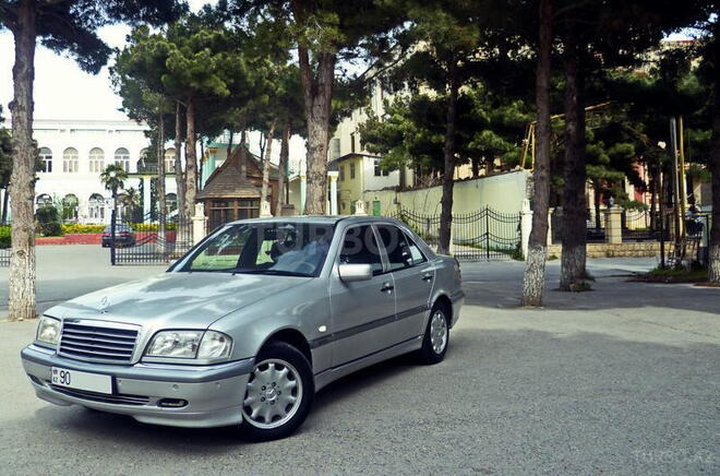 Mercedes C 200 1999, 270,000 km - 2.0 l - Bakı
