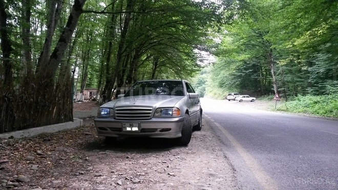 Mercedes C 200 1997, 270,000 km - 2.0 l - Bakı