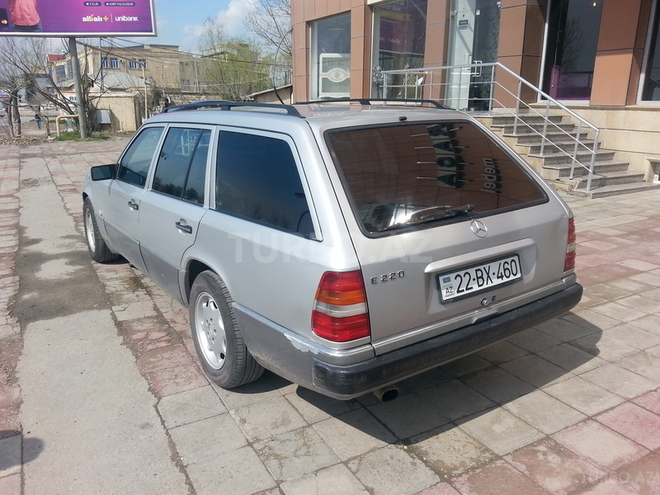 Mercedes E 220 1995, 300,000 km - 2.2 l - Bakı