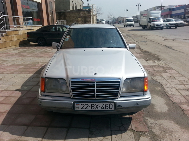 Mercedes E 220 1995, 300,000 km - 2.2 l - Bakı