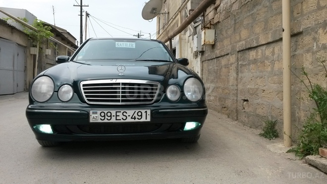 Mercedes E 220 2001, 316,000 km - 2.2 l - Bakı