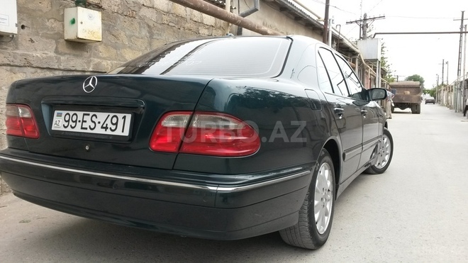 Mercedes E 220 2001, 316,000 km - 2.2 l - Bakı
