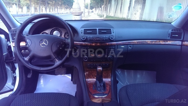 Mercedes E 220 2005, 320,000 km - 2.2 l - Bakı