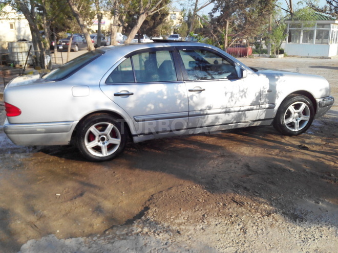 Mercedes E 230 1996, 368,947 km - 2.3 л - Bakı