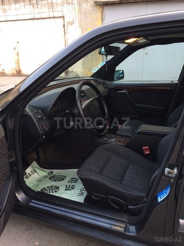 Mercedes C 220 1994, 298,000 km - 0.3 л - Bakı