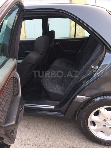 Mercedes C 220 1994, 298,000 km - 0.3 л - Bakı