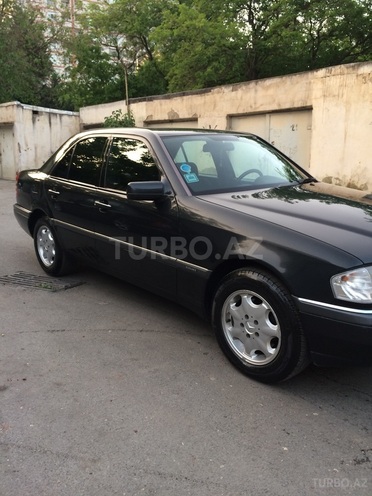 Mercedes C 220 1994, 298,000 km - 0.3 л - Bakı
