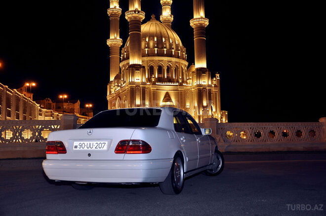 Mercedes E 200 1997, 362,627 km - 2.0 l - Bakı
