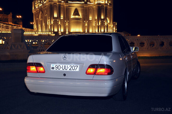 Mercedes E 200 1997, 362,627 km - 2.0 l - Bakı